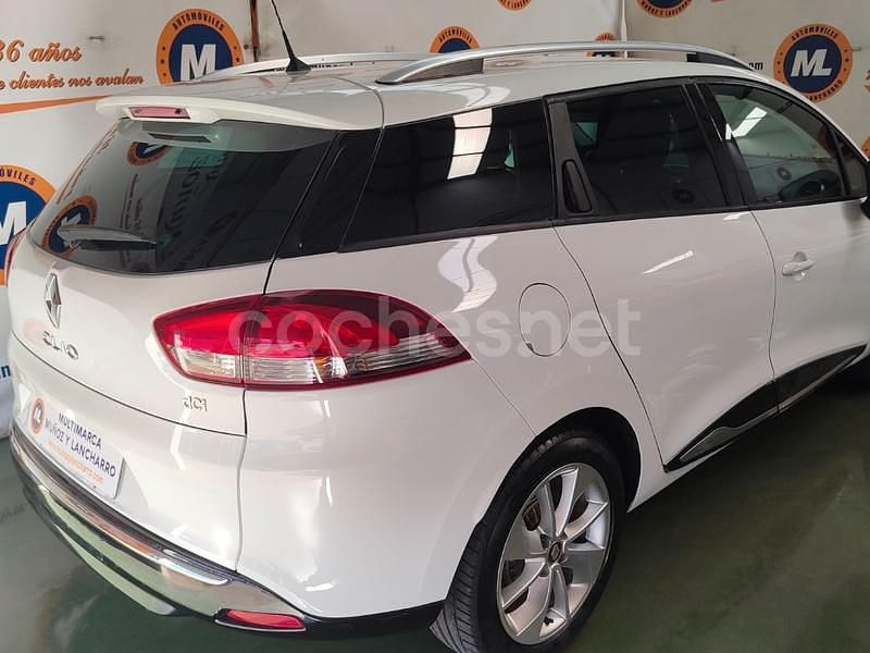 Usado Renault Clio GrandTour LIMITED 75 CV (55 kW) 2016 Blanco Familiar