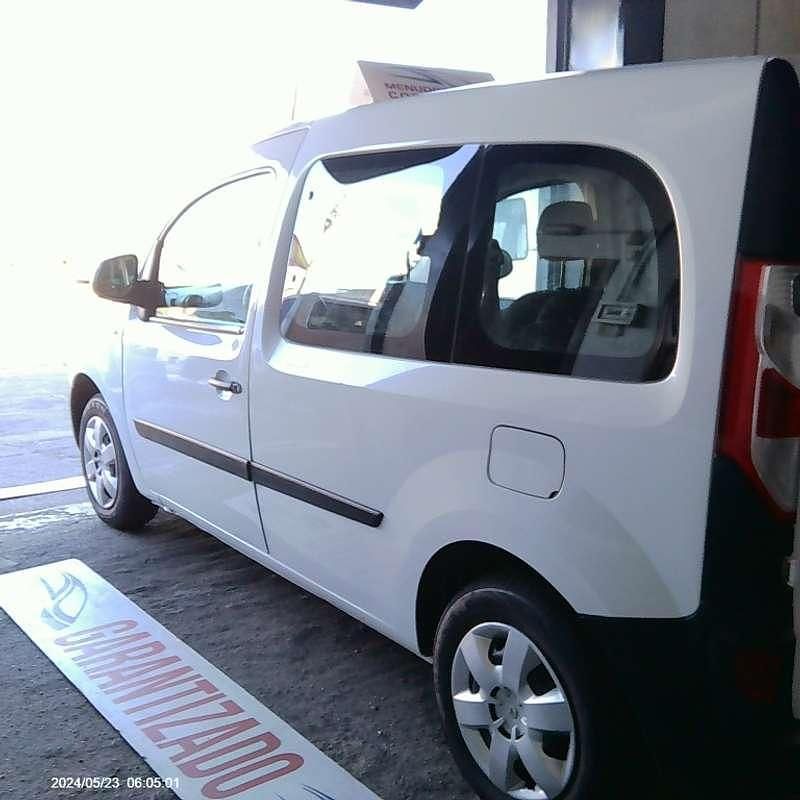 Usado Renault Kangoo LIMITED 95 CV (69 kW) 2020 Blanco Monovolumen