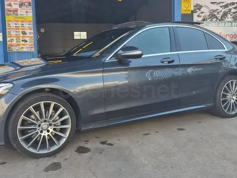 Usado Mercedes C220 AMG line 170 CV (125 kW) 2015 Gris / plata Berlina