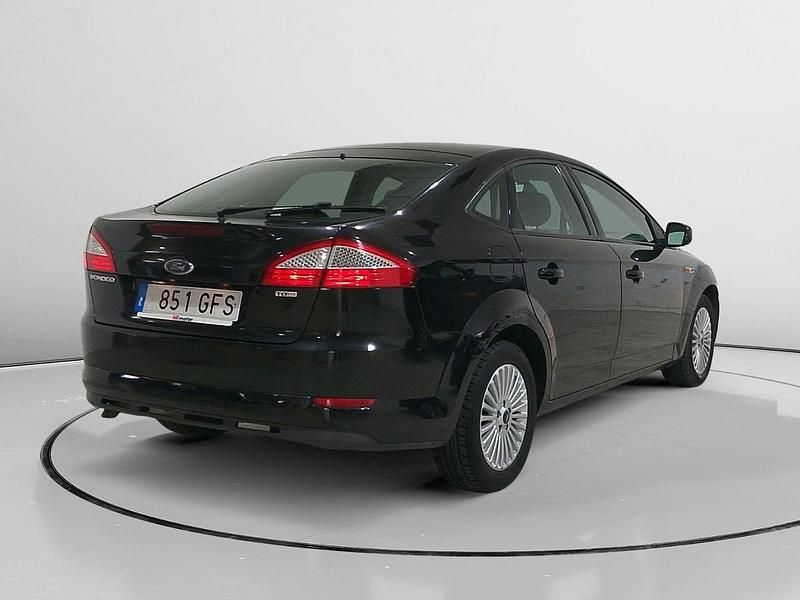 Usado Ford Mondeo Trend 126 CV (92 kW) 2008 Negro Berlina