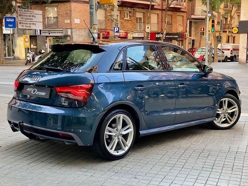 Usado Audi A1 Sportback 95 CV (69 kW) 2017 Azul Utilitario