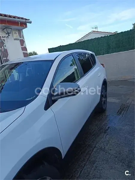 Usado Toyota RAV4 Advance 124 CV (91 kW) 2015 Blanco SUV
