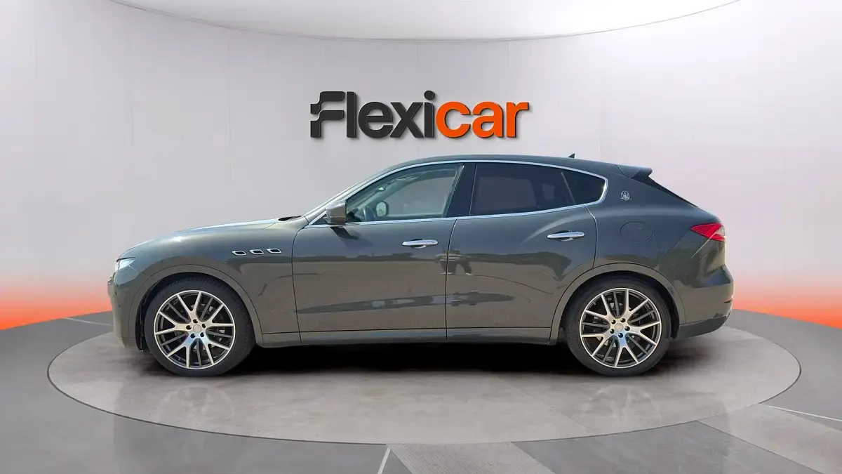 Usado Maserati Levante GranLusso 275 CV (202 kW) 2017 Gris SUV