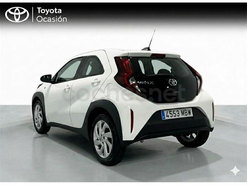 Usado Toyota Aygo X Play 72 CV (52 kW) 2022 Blanco SUV