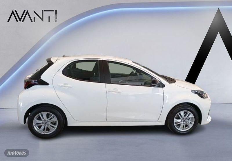 Usado Mazda 2 Center-Line 116 CV (85 kW) 2025 Blanco Berlina