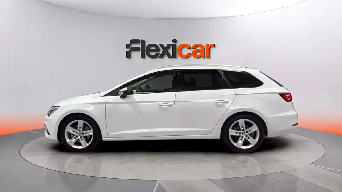 Usado Seat Leon ST FR 150 CV (110 kW) 2017 Blanco Familiar