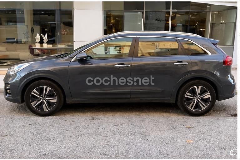 Usado Kia Niro 141 CV (103 kW) 2020 Negro SUV