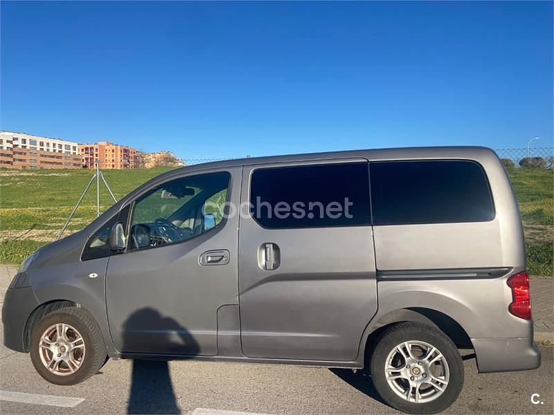 Usado Nissan NV200 Comfort 90 CV (66 kW) 2014 Gris / plata Monovolumen