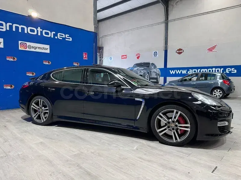 Usado Porsche Panamera Turbo 500 CV (367 kW) 2012 Negro Utilitario