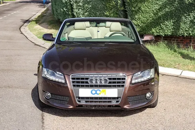 Usado Audi A5 Cabriolet Premium 180 CV (132 kW) 2010 Marrón Descapotable