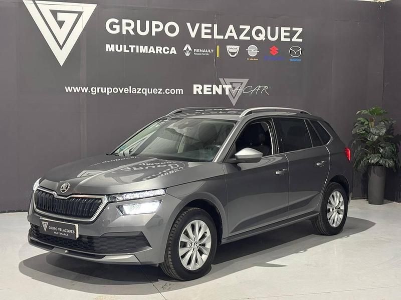 Usado Skoda Kamiq Ambition 110 CV (80 kW) 2022 Gris SUV