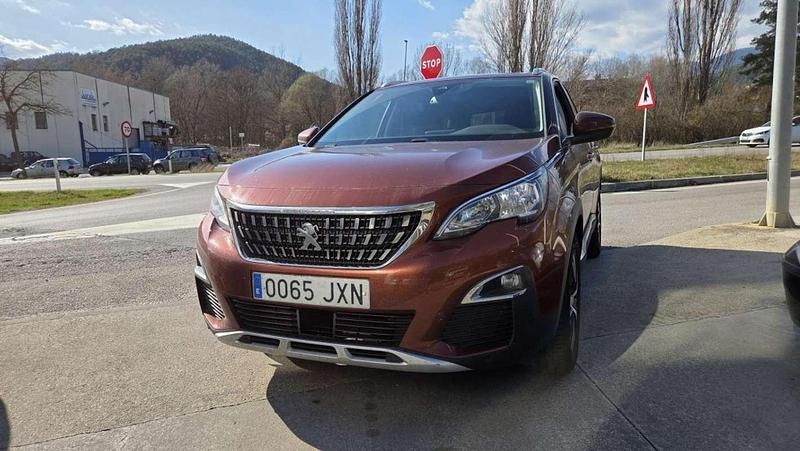 Usado Peugeot 3008 Allure 131 CV (96 kW) 2017 Marrón SUV