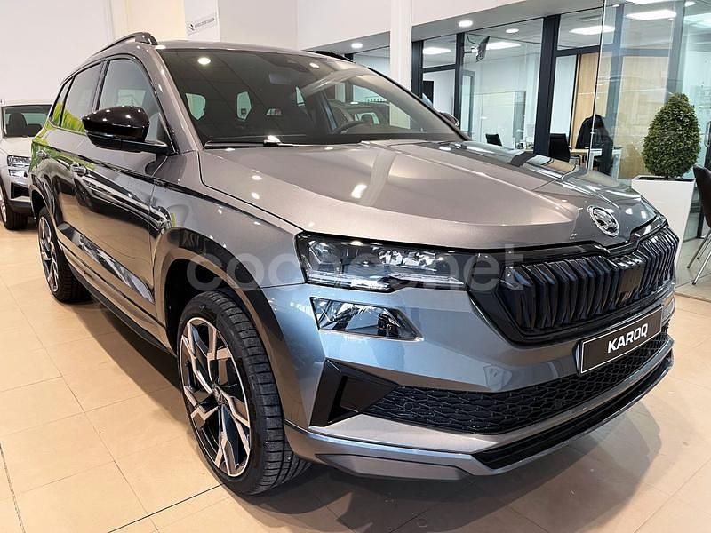 Gris / plata Nuevo 2025 Skoda Karoq SportLine SUV | 37.900 € (Un poco caro) - Imagen 1/4