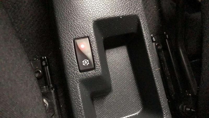 Usado Dacia Sandero Stepway 90 CV (66 kW) 2016 Blanco Utilitario