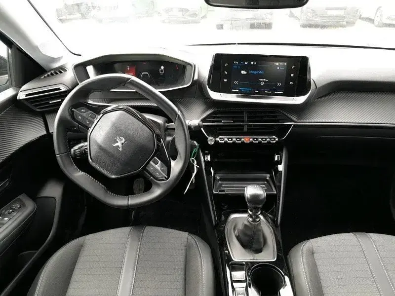 Usado Peugeot 208 Allure 100 CV (73 kW) 2023 Azul Utilitario