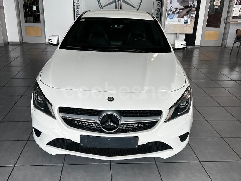 Blanco Usado 2014 Mercedes CLA220 Urban Berlina | 21.300 € (Un poco caro) - Imagen 1/4