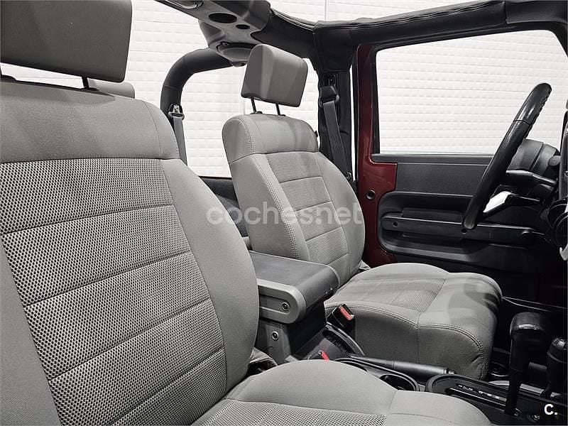 Usado Jeep Wrangler Sahara 200 CV (147 kW) 2016 Granate SUV