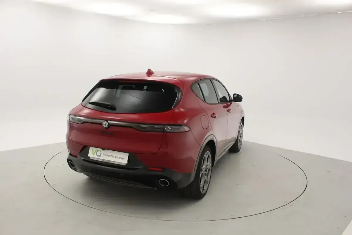 Usado Alfa Romeo Tonale Edizione Speciale 280 CV (205 kW) 2023 Rojo SUV