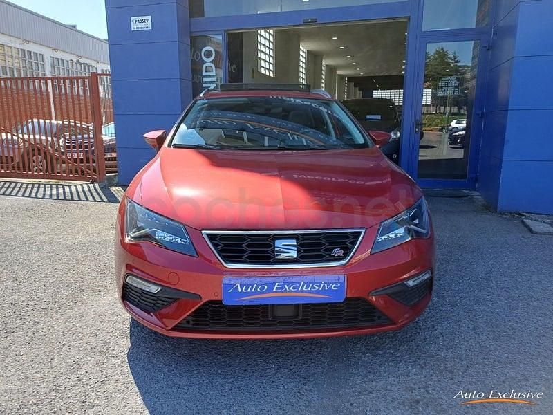 Usado Seat Leon FR 150 CV (110 kW) 2018 Granate Familiar