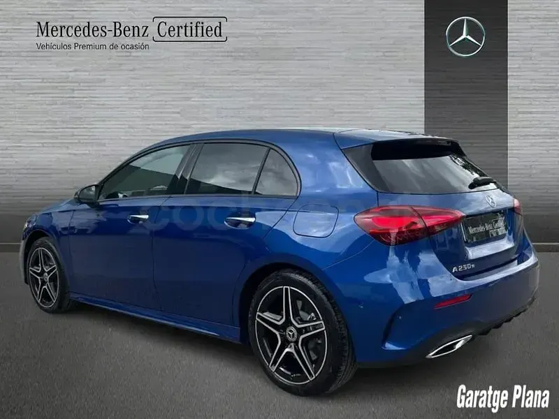 Usado Mercedes A250 218 CV (160 kW) 2025 Azul Berlina