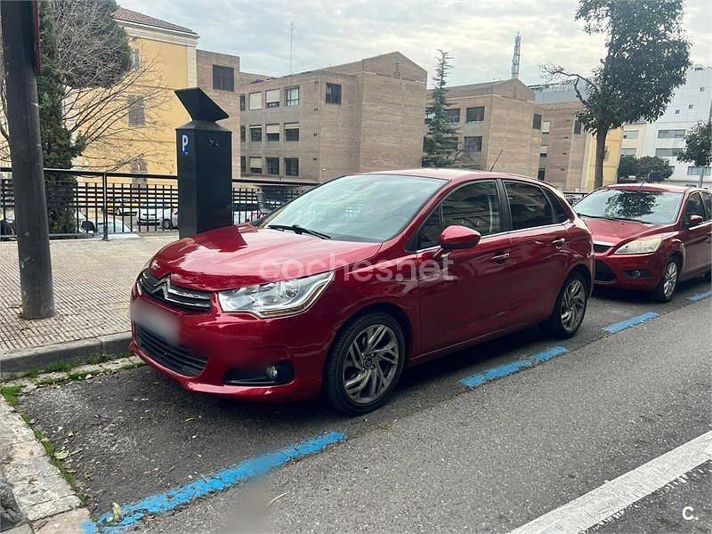 Usado Citroën C4 Feel 130 CV (95 kW) 2015 Rojo Berlina