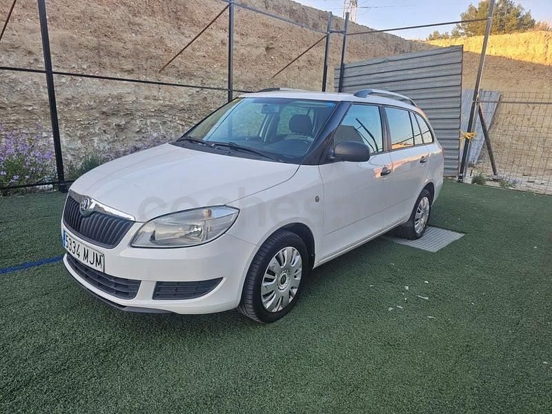 Usado Skoda Fabia Active 90 CV (66 kW) 2014 Blanco Familiar