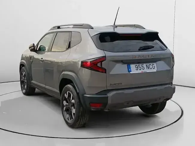 Usado Dacia Duster Extreme 131 CV (96 kW) 2025 Gris / plata SUV