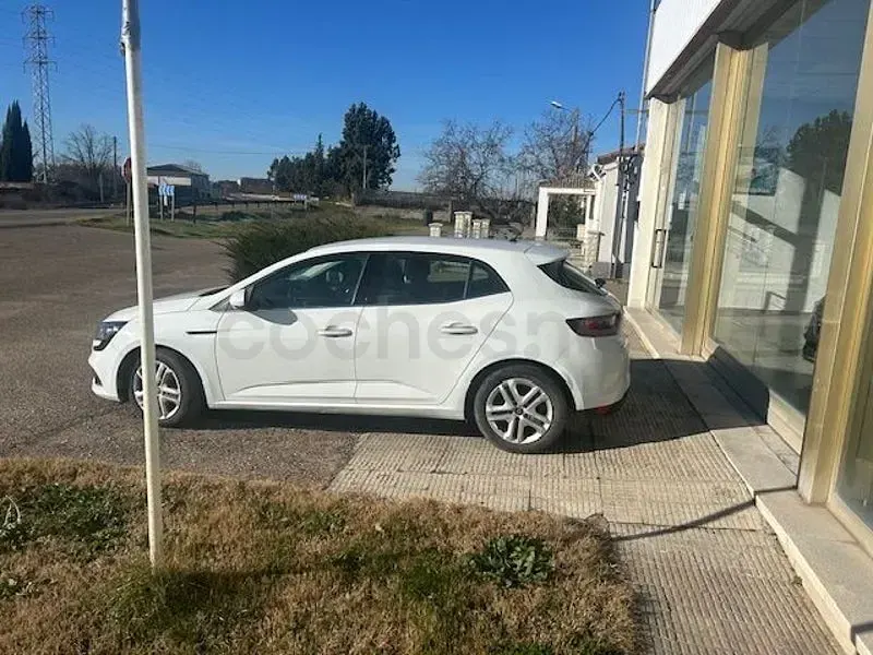 Usado Renault Mégane Business 115 CV (84 kW) 2019 Blanco Berlina