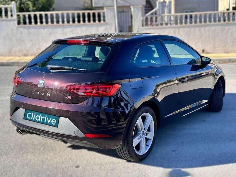 Usado Seat Leon ST FR 150 HP (110 kW) 2017 Vermelho Carrinha