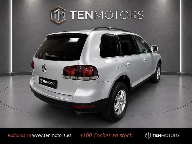 Usado VW Touareg 240 CV (176 kW) 2009 Gris / plata SUV