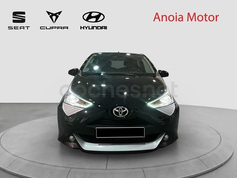 Usado Toyota Aygo X-play 72 CV (52 kW) 2020 Negro Utilitario