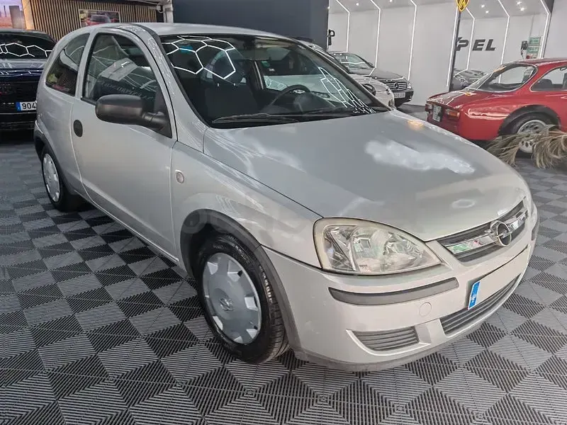 Usado Opel Corsa Essentia 75 CV (55 kW) 2004 Gris / plata Utilitario