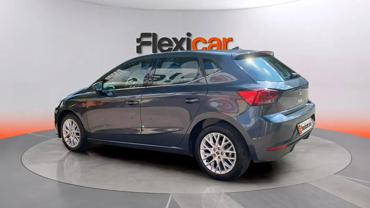 Usado Seat Ibiza XCELLENCE 116 CV (85 kW) 2025 Gris Utilitario
