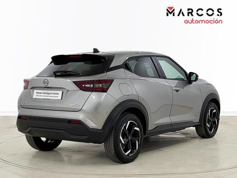 Usado Nissan Juke N-Connecta 145 CV (106 kW) 2022 Plata diamante negro SUV