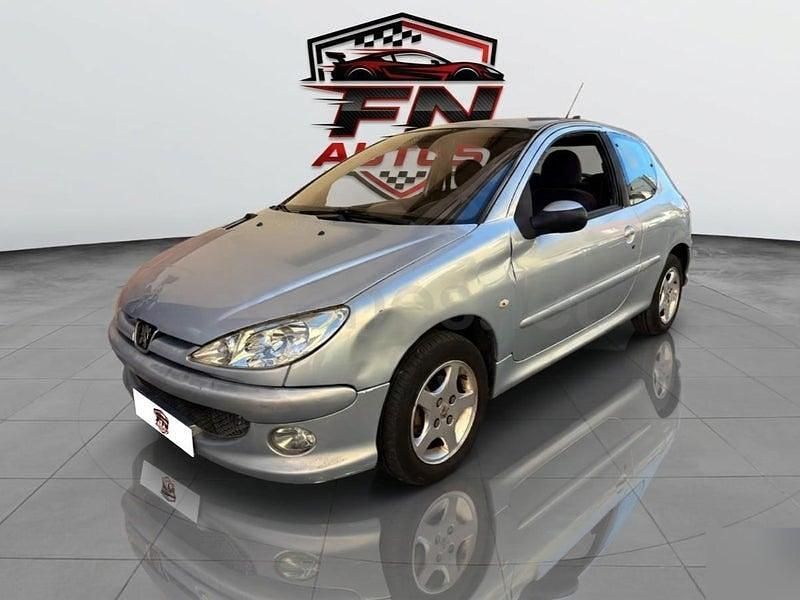 Usado Peugeot 206 70 CV (51 kW) 2006 Gris / plata Berlina