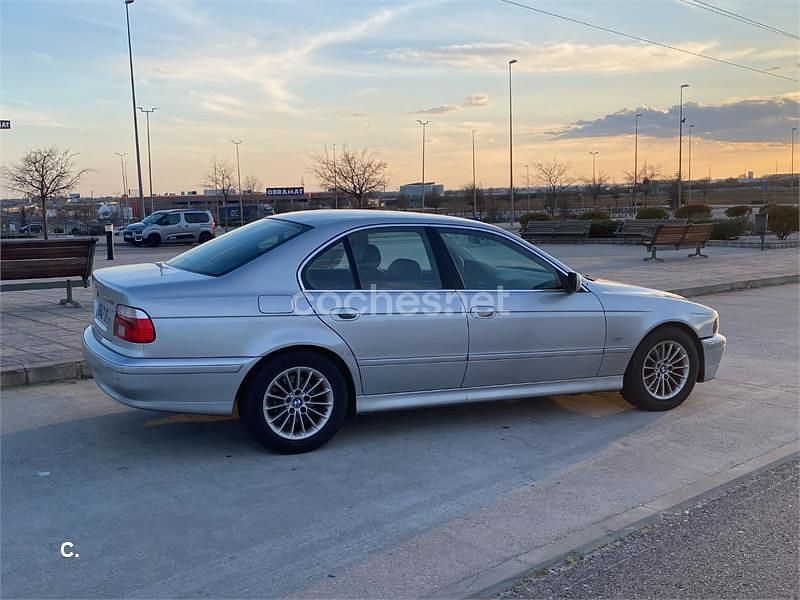 Usado BMW 530 231 CV (169 kW) 2002 Gris / plata Berlina