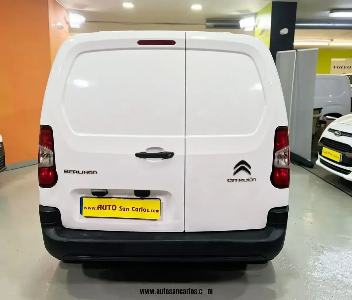 Usado Citroën Berlingo 100 CV (73 kW) 2022 Blanco Monovolumen