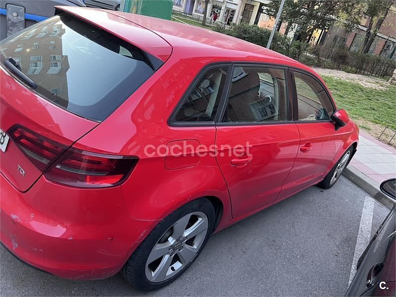 Usado Audi A3 Ambition 150 CV (110 kW) 2013 Rojo Berlina
