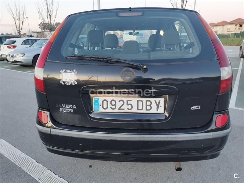 Usado Nissan Almera Tino Acenta 136 CV (100 kW) 2004 Negro Monovolumen