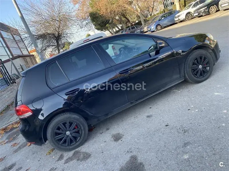 Usado VW Golf VI Advance 105 CV (77 kW) 2011 Negro Utilitario