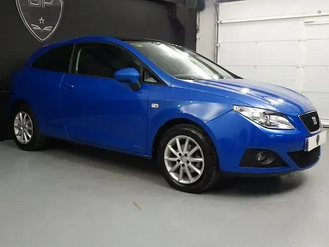 Usado Seat Ibiza Style 85 CV (62 kW) 2010 Azul Utilitario