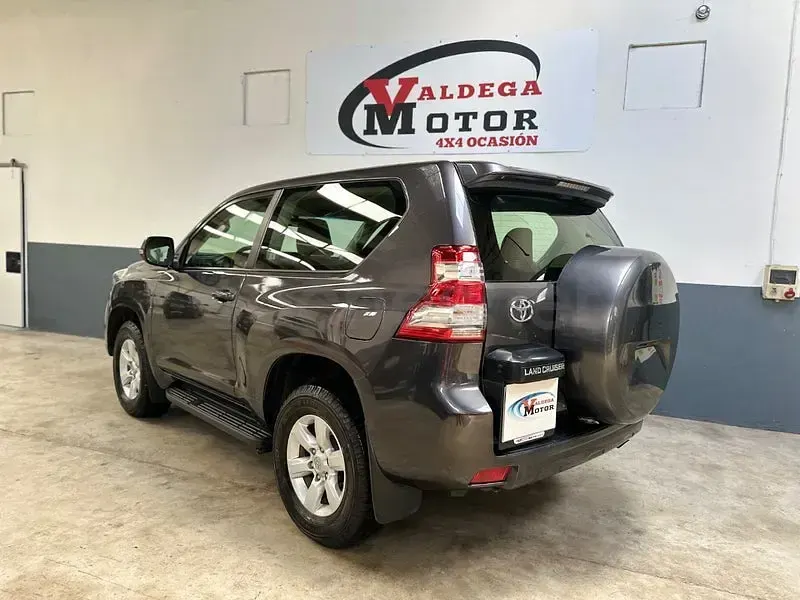 Usado Toyota Land Cruiser 177 CV (130 kW) 2017 Gris / plata SUV