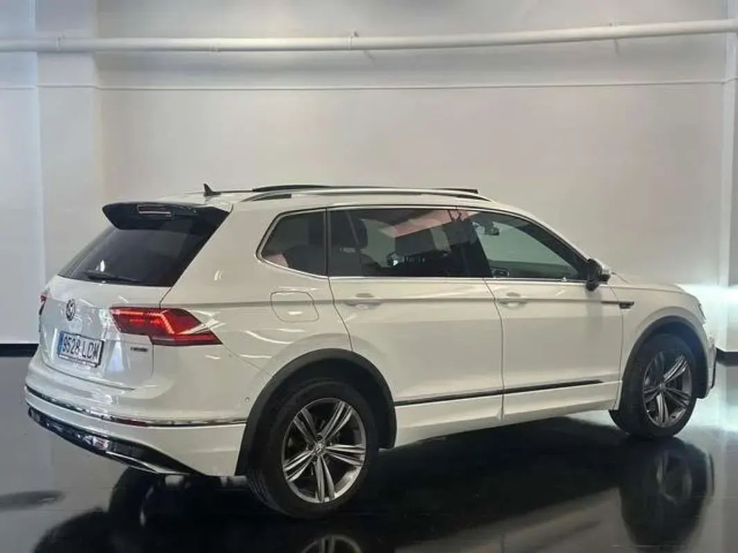 Begagnad VW Tiguan Allspace Sportline 190 HK (139 kW) 2020 Vit SUV