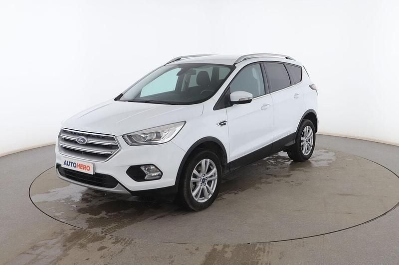 Usado Ford Kuga Trend 120 HP (88 kW) 2019 Branco SUV