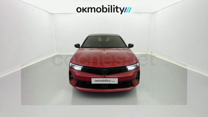 Usado Opel Astra 130 CV (95 kW) 2023 Rojo Familiar