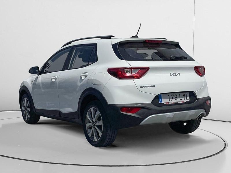 Usado Kia Stonic 102 CV (75 kW) 2022 Blanco SUV