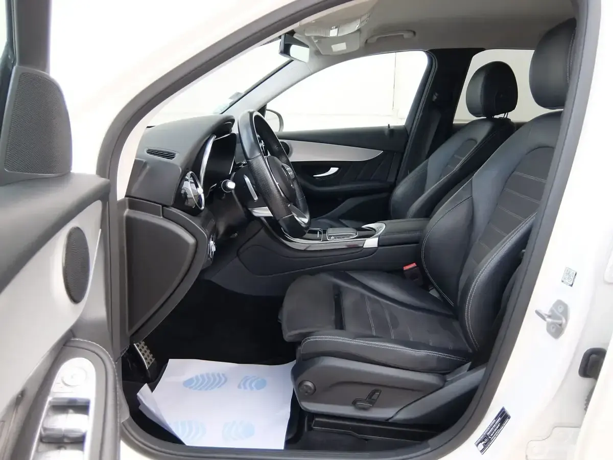 Usado Mercedes GLC220 194 CV (142 kW) 2022 Blanco SUV