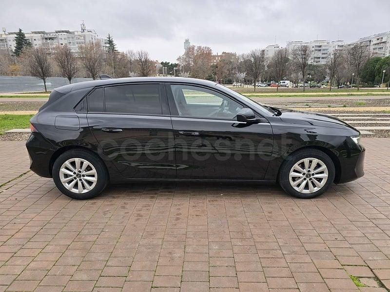 Usado Opel Astra Edition 110 CV (80 kW) 2023 Negro Berlina