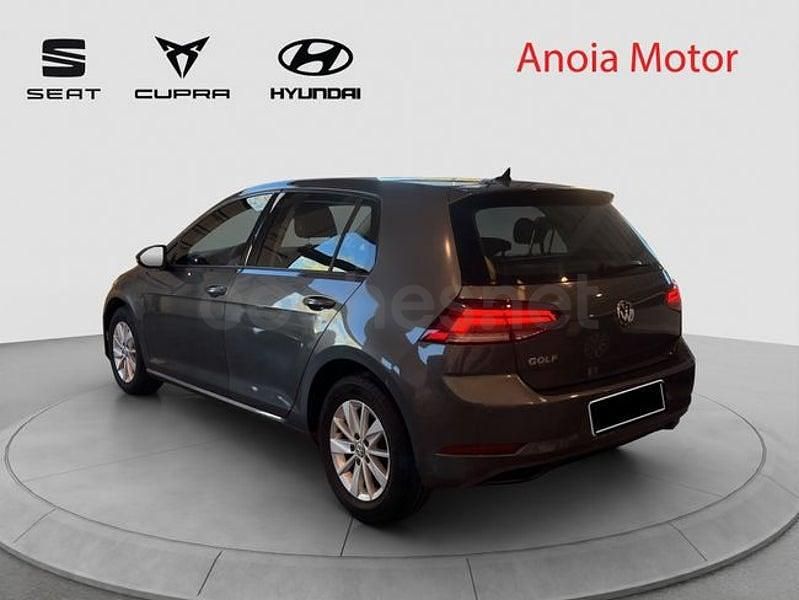 Usado VW Golf VII Advance 115 CV (84 kW) 2019 Gris / plata Berlina