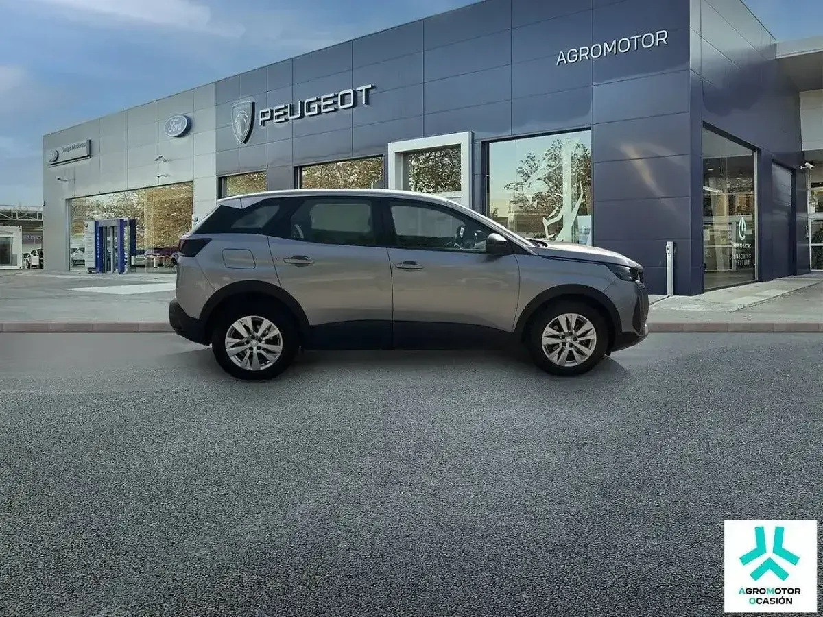 Usado Peugeot 3008 Active 130 CV (95 kW) 2021 Gris SUV